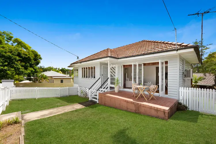 10 Thomson Street, Greenslopes QLD 4120