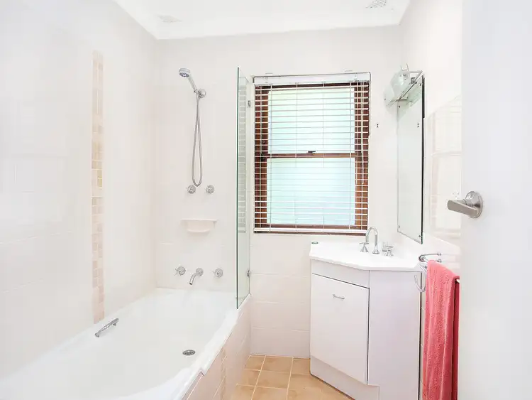 Fourth view of Homely unit listing, 4/165 Memorial Avenue, Ettalong Beach NSW 2257