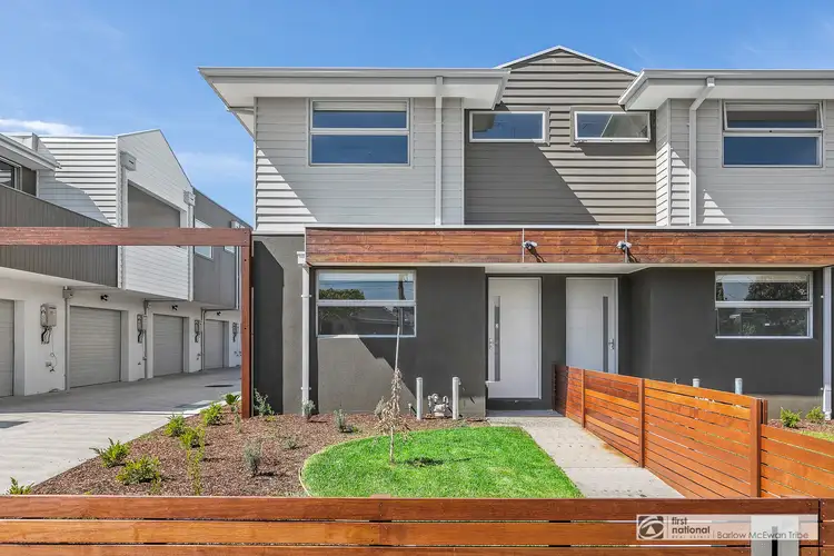 2/100 Civic Parade, Altona VIC 3018