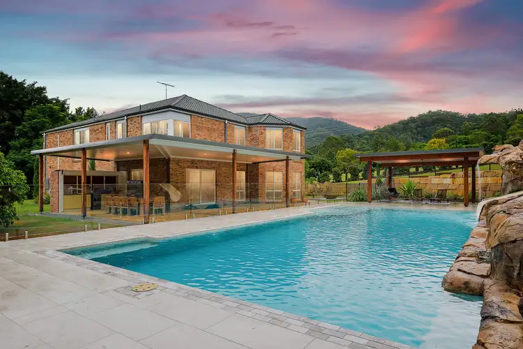 6 Smallwood Court, Samford Valley QLD 4520