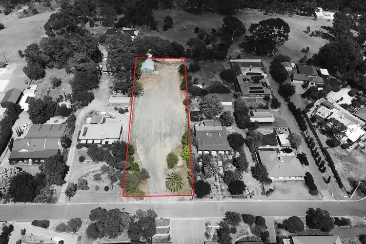16 Beare Street, Clare SA 5453