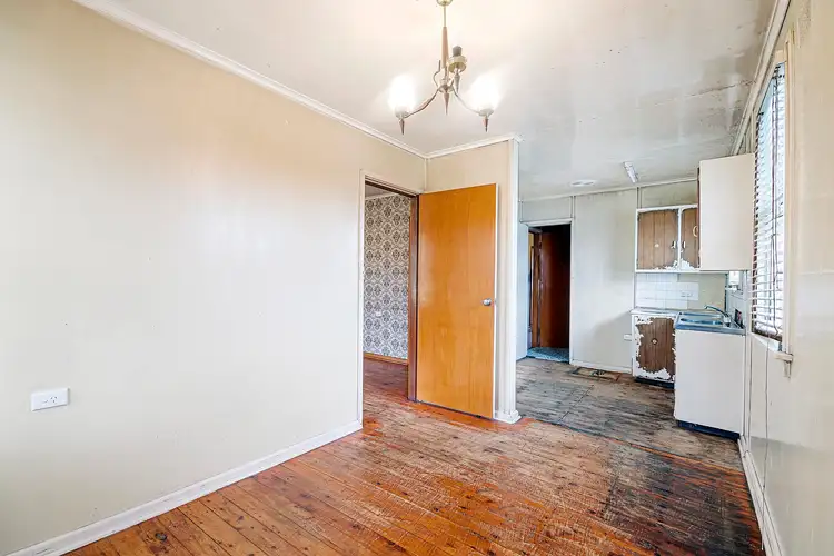 Fifth view of Homely house listing, 4 Waikanda Crescent, Whalan NSW 2770