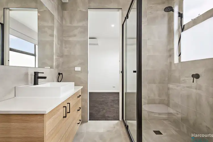 Sixth view of Homely unit listing, 2/8 Mount View Road, Thomastown VIC 3074