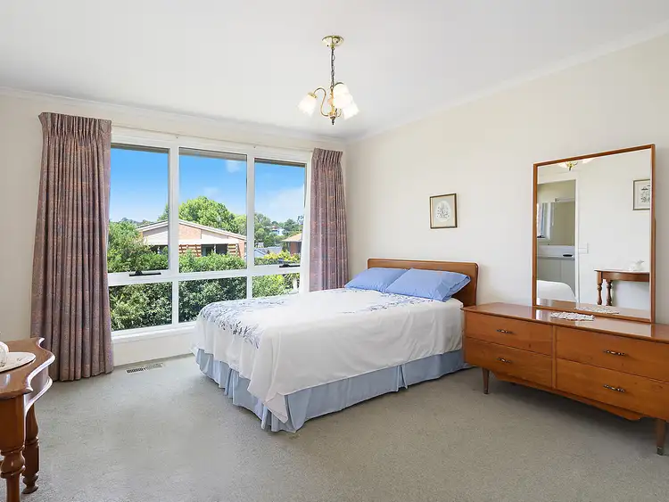 Sixth view of Homely house listing, 1 Jellindale Court, Highton VIC 3216
