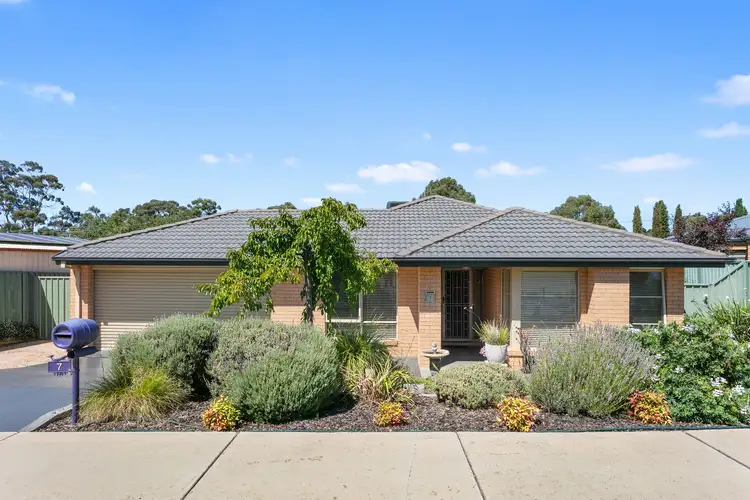 7 Dylana Court, Kangaroo Flat VIC 3555