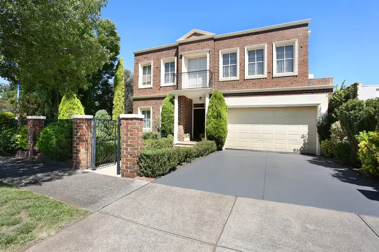 27 Stanford Close, Fawkner VIC 3060