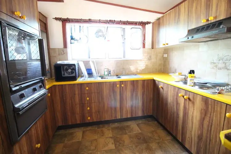 Sixth view of Homely house listing, 2 Deighton Street, Richmond Hill QLD 4820