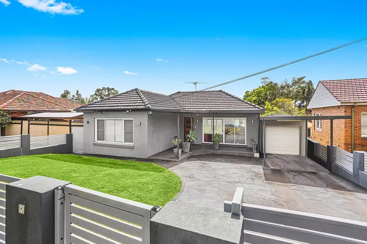 4 Enoggera Road, Beverly Hills NSW 2209