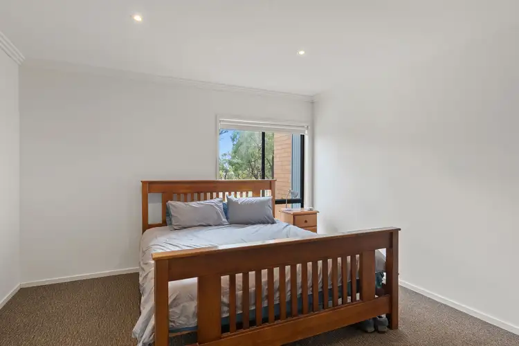 Fifth view of Homely house listing, 2/87 Adam Street, Quarry Hill VIC 3550