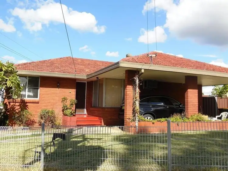 16 Lock Street