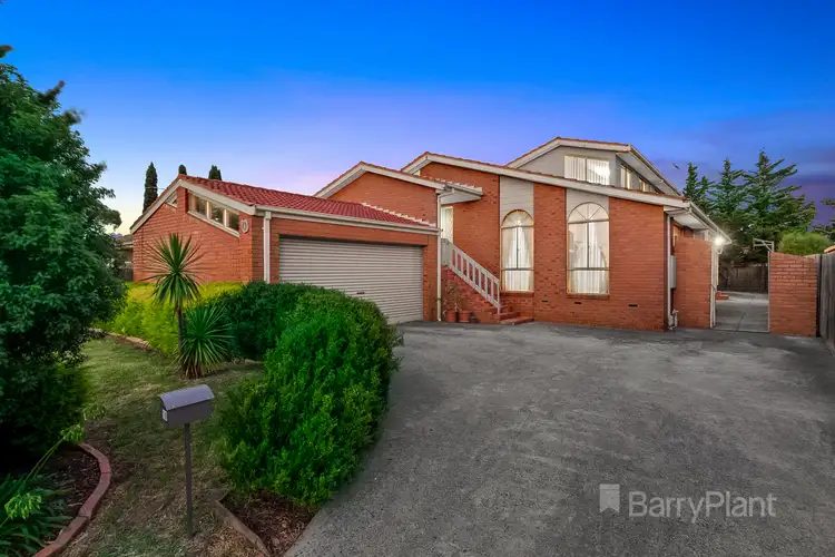 10 Mulwala Gardens, St Albans VIC 3021