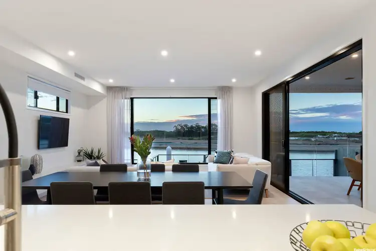 93 Quay Circuit, Newport QLD 4020