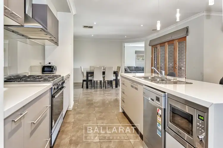 Fourth view of Homely house listing, 10 Inland Court, Maryborough VIC 3465