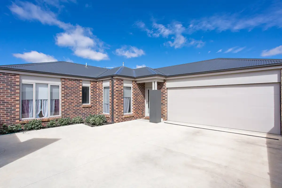 Main view of Homely townhouse listing, 5B Colette Court, Canadian VIC 3350