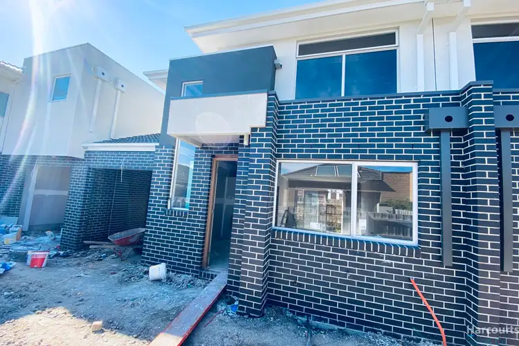 Main view of Homely townhouse listing, 2/10 Marcia Street, Thomastown VIC 3074