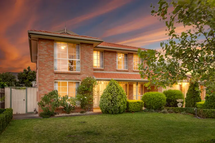 8 Park Road, Hillside VIC 3037