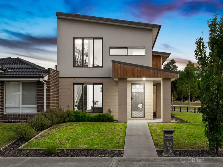 15 Renlik Circuit, Cranbourne North VIC 3977