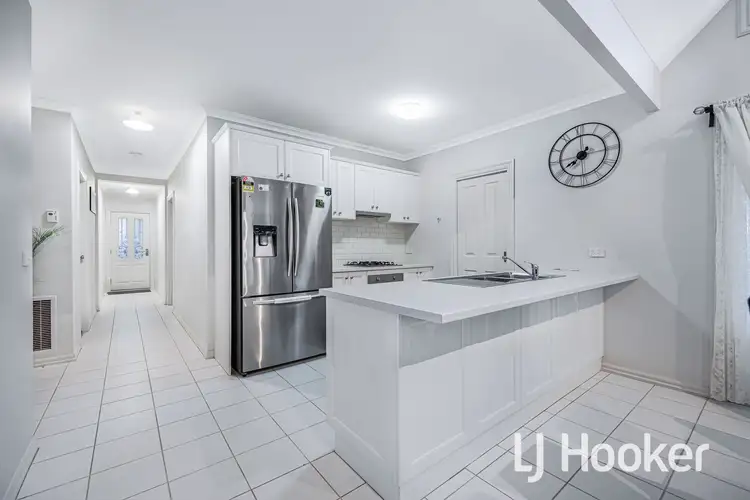 Fifth view of Homely house listing, 19 Bluemist Circuit, Lyndhurst VIC 3975