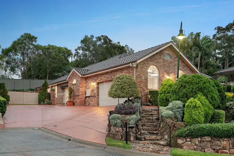 8 Staveley Court, Lakelands NSW 2282