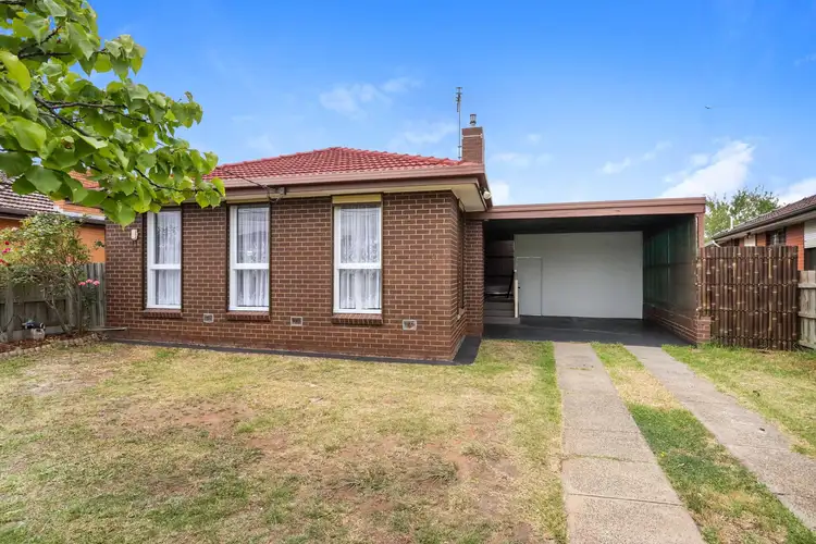 16 Protea Crescent, St Albans VIC 3021