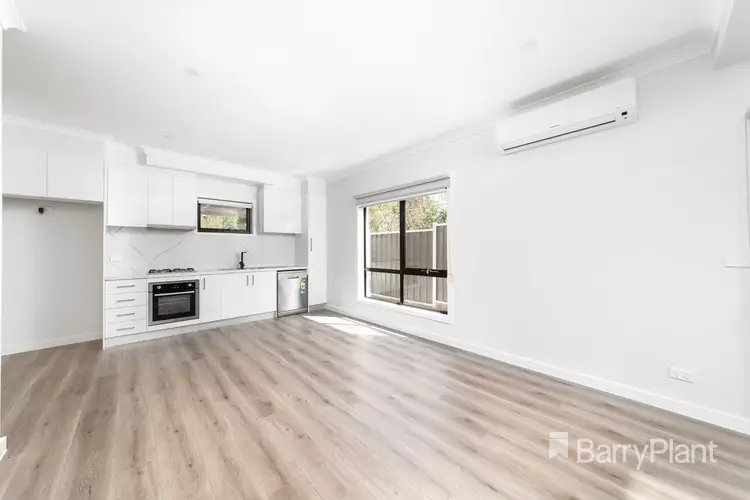 3/7 Kiewa Crescent, Dallas VIC 3047