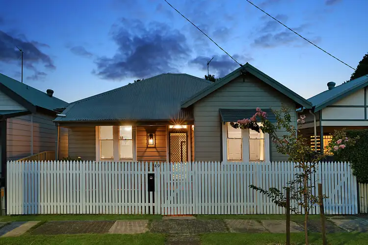 49 Smith Street, Mayfield East NSW 2304