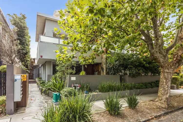 1/24 Pine Avenue, Elwood VIC 3184
