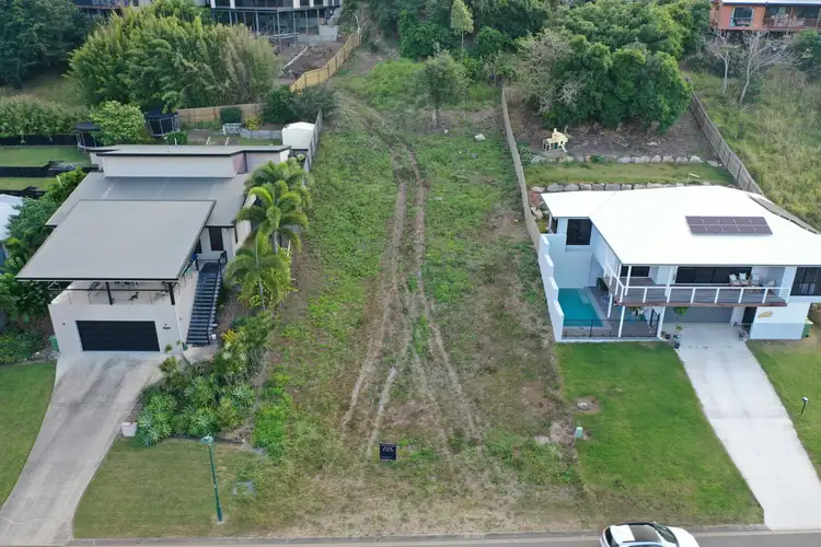 14 Parker Road, Cannonvale QLD 4802