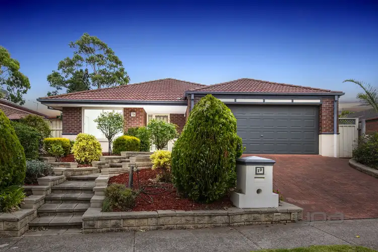19 Kenswick Drive, Hillside VIC 3037
