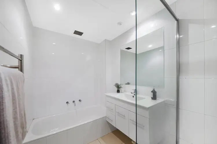 Sixth view of Homely apartment listing, 4/28 Bent Street, Neutral Bay NSW 2089