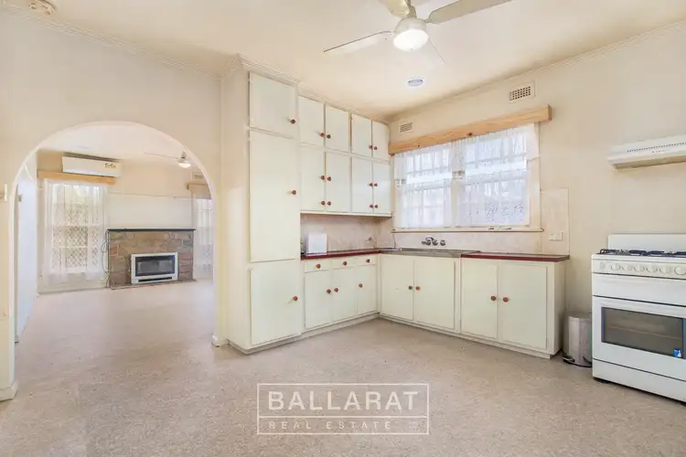 Second view of Homely house listing, 5 Boronia Grove, Wendouree VIC 3355