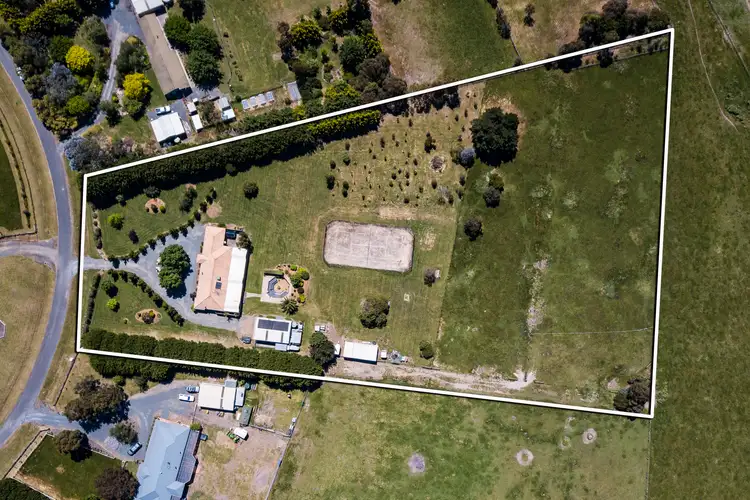 60 Bryant Court, Ballan VIC 3342