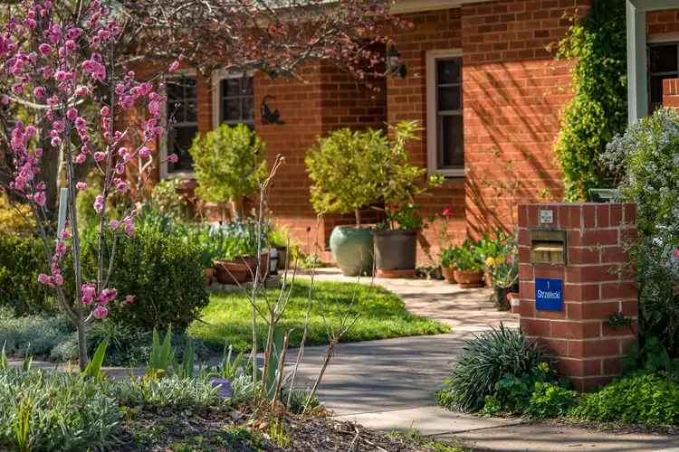 1 Strzelecki Crescent, Narrabundah ACT 2604