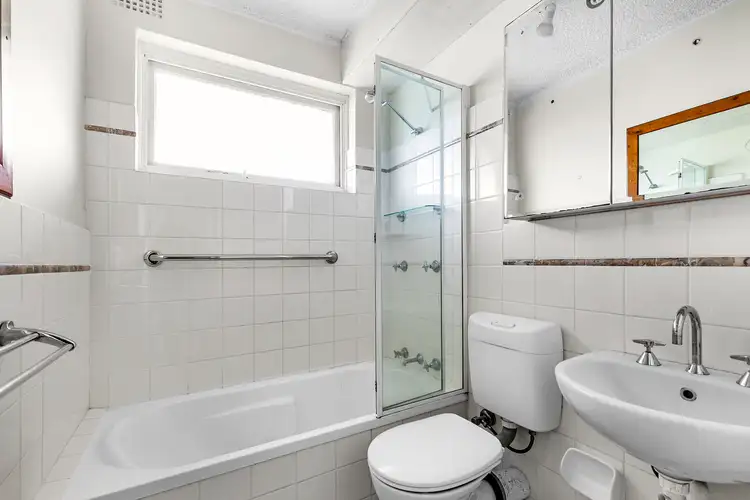 Fifth view of Homely unit listing, 9/6 Campbell Parade, Manly Vale NSW 2093