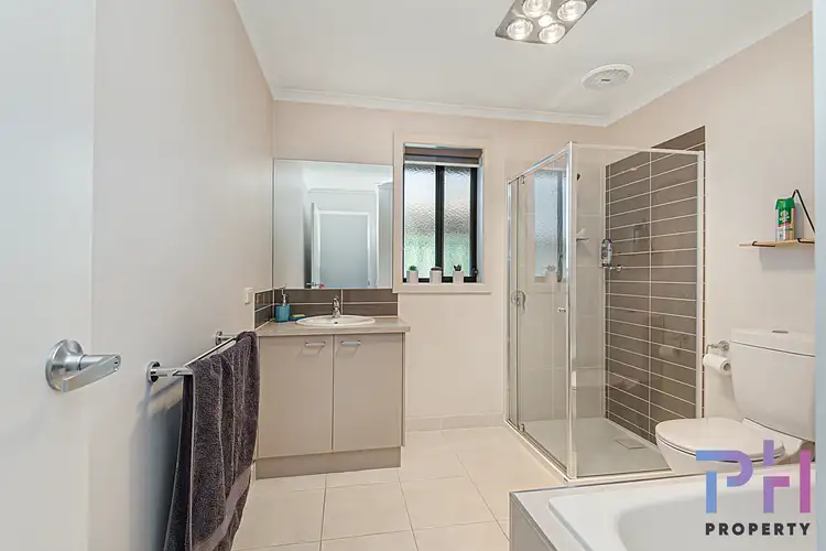 Fifth view of Homely house listing, 1 Rosea Court, Ascot VIC 3551