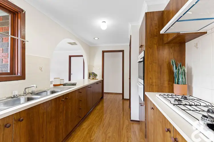 Fifth view of Homely house listing, 4 Idriess Court, Mill Park VIC 3082