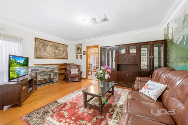 Fourth view of Homely house listing, 8 Lupin Court, St Albans VIC 3021