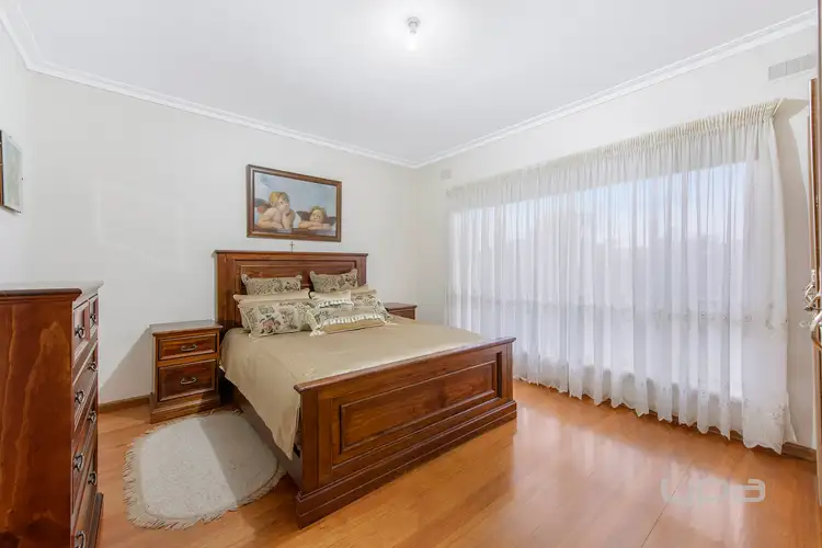 Sixth view of Homely house listing, 8 Lupin Court, St Albans VIC 3021