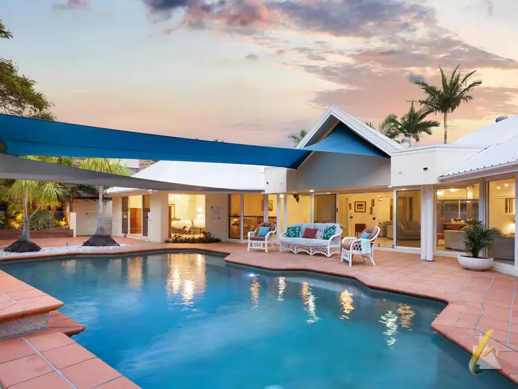 93 Greenford Street, Chapel Hill QLD 4069