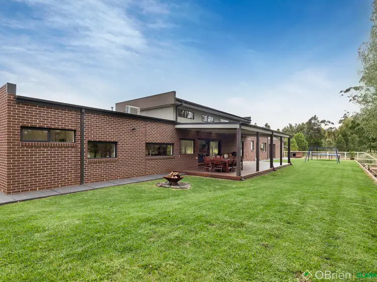 61 Jackson Drive, Drouin VIC 3818