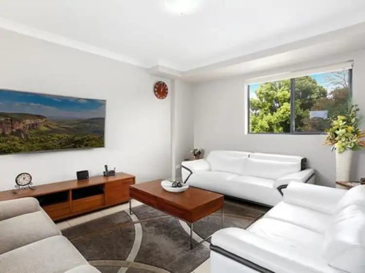 Third view of Homely apartment listing, 6/258 Railway Terrace, Guildford NSW 2161