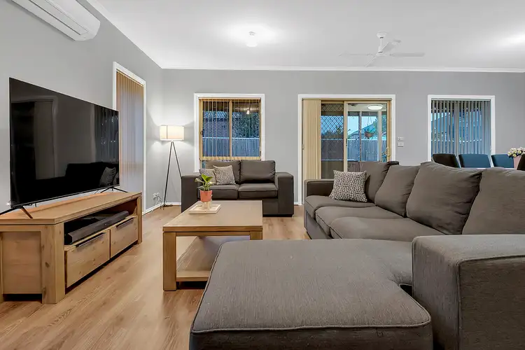 Sixth view of Homely house listing, 10 Castlebury Place, Craigieburn VIC 3064