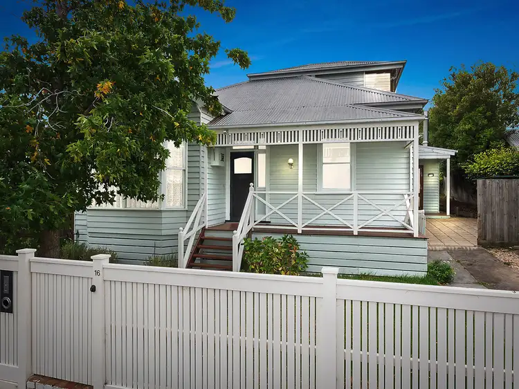 16 Bayswater Road, Newtown VIC 3220