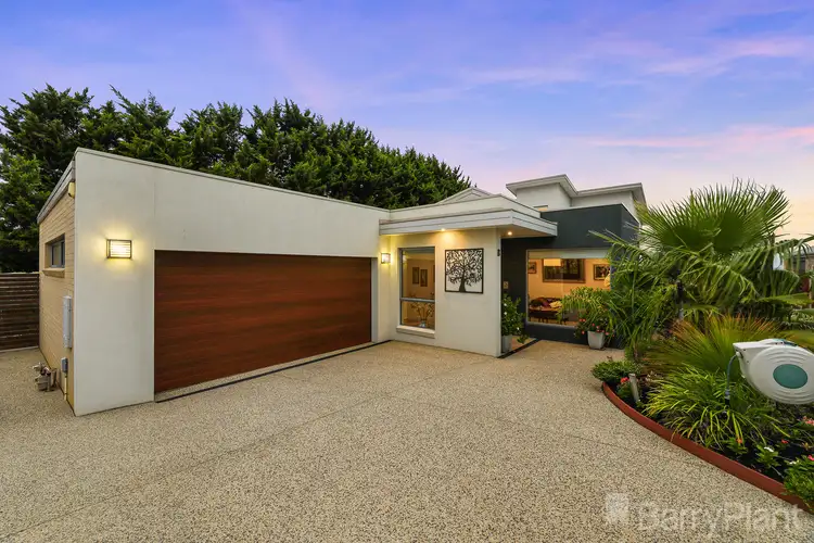 9 Clare Court, Garfield VIC 3814