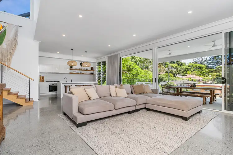 15 Tooloon Street, Coolangatta QLD 4225