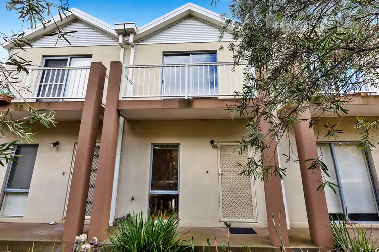 2 Kai Close, Caroline Springs VIC 3023