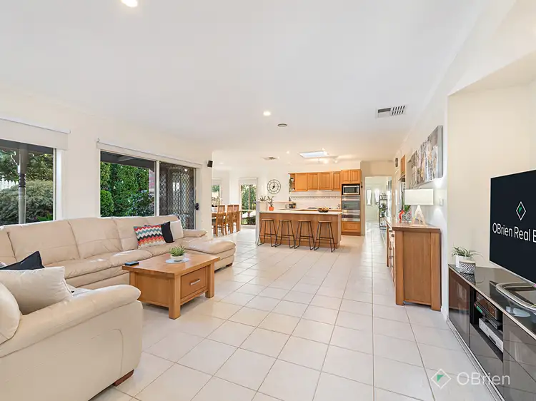 Sixth view of Homely house listing, 2 Arlene Drive, Skye VIC 3977