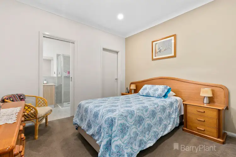 Fifth view of Homely house listing, 2/5 Nandina Road, Narre Warren VIC 3805