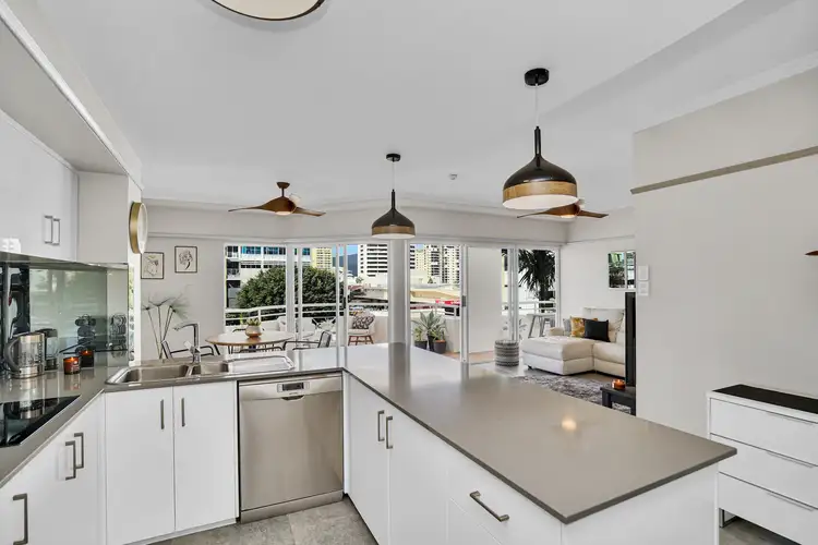8/73 Spence Street, Cairns City QLD 4870