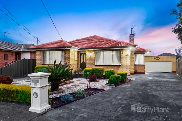 12 Burgundy Crescent, St Albans VIC 3021